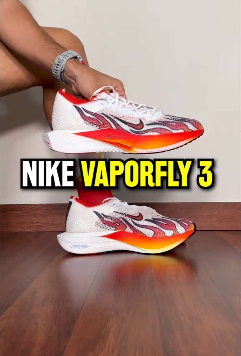 🚀NIKE VAPORFLY 3 PREMIUM 🔥@Nike @Top4Running  ⠀⠀⠀⠀⠀⠀⠀⠀⠀ 👟 Las Nike ZoomX Vaporfly Next% 3 son una excelente opción para los corredores avanzados que buscan mejorar su rendimiento en las carreras de larga distancia. La Vaporfly 3 cuenta con placa de carbono de longitud completa, con mediasuela de ZOOMX; la espuma de gama más alta de Nike. Y con uno de los pesos más ligeros del mercado. ⠀⠀⠀⠀⠀⠀⠀⠀⠀ ✅ Su precio es de 269,99 euros y las tienes disponibles en top4running.es. Si aplicas el cupón ROJO tendrás un descuento.  ⠀⠀⠀⠀⠀⠀⠀⠀⠀ 📲 Si tienes cualquier duda, te leo y respondo en los comentarios. ⠀⠀⠀⠀⠀⠀⠀⠀⠀ ⠀⠀⠀⠀⠀⠀⠀⠀⠀ ⠀⠀⠀⠀⠀⠀⠀⠀⠀ #Running #runners #runningshoes #nikerunning #nikevaporfly #vaporfly3 #maraton 