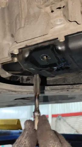 engine oil chamber Bolt leakage