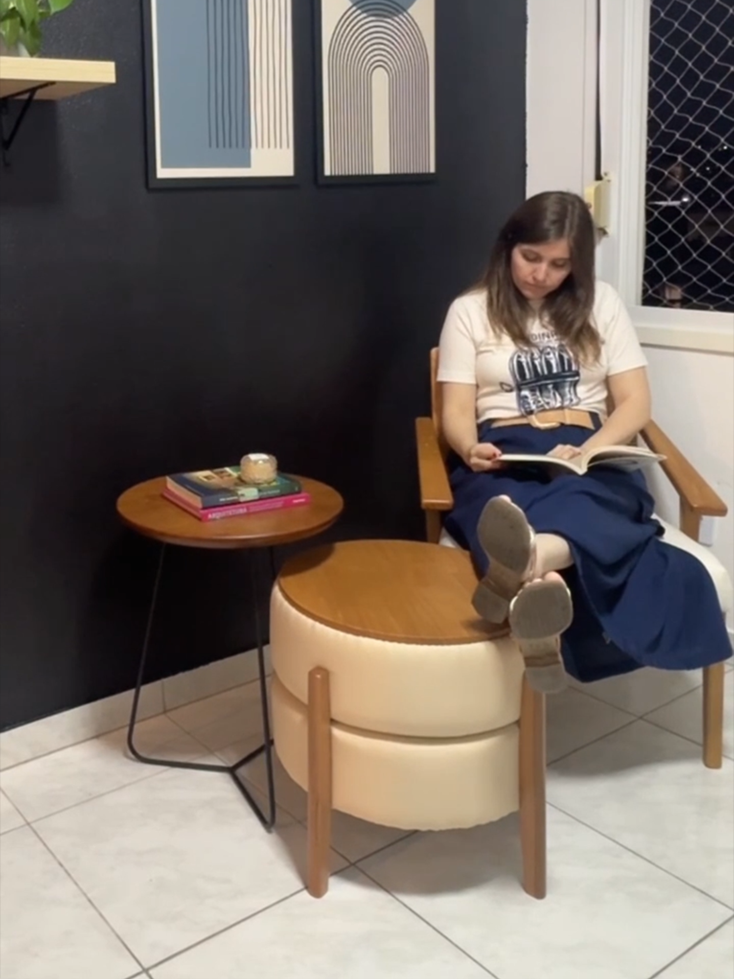 E tem vídeo especialmente falando nosso queridinho Puff Mesa Macaron que a  @arqfrancinerocha fez. Vem conferir! Para saber mais acesse o nosso site: www.oppa.com.br #pufe #mesalateral #homedecor #oppadesign #decoração