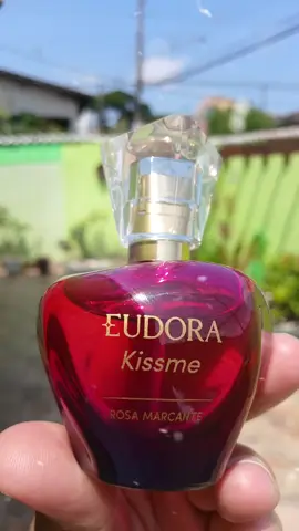 #eudora  #perfumetiktok  #rosamarcanteeudora  #perfumemarcante  #colonia  #perfumes  #2024  #cosmetics  #cheirosa  #poderosa  #maravilhosa  #linda  #euquero  #memimei  #mimo  #presente  #top  #perfumedoce 