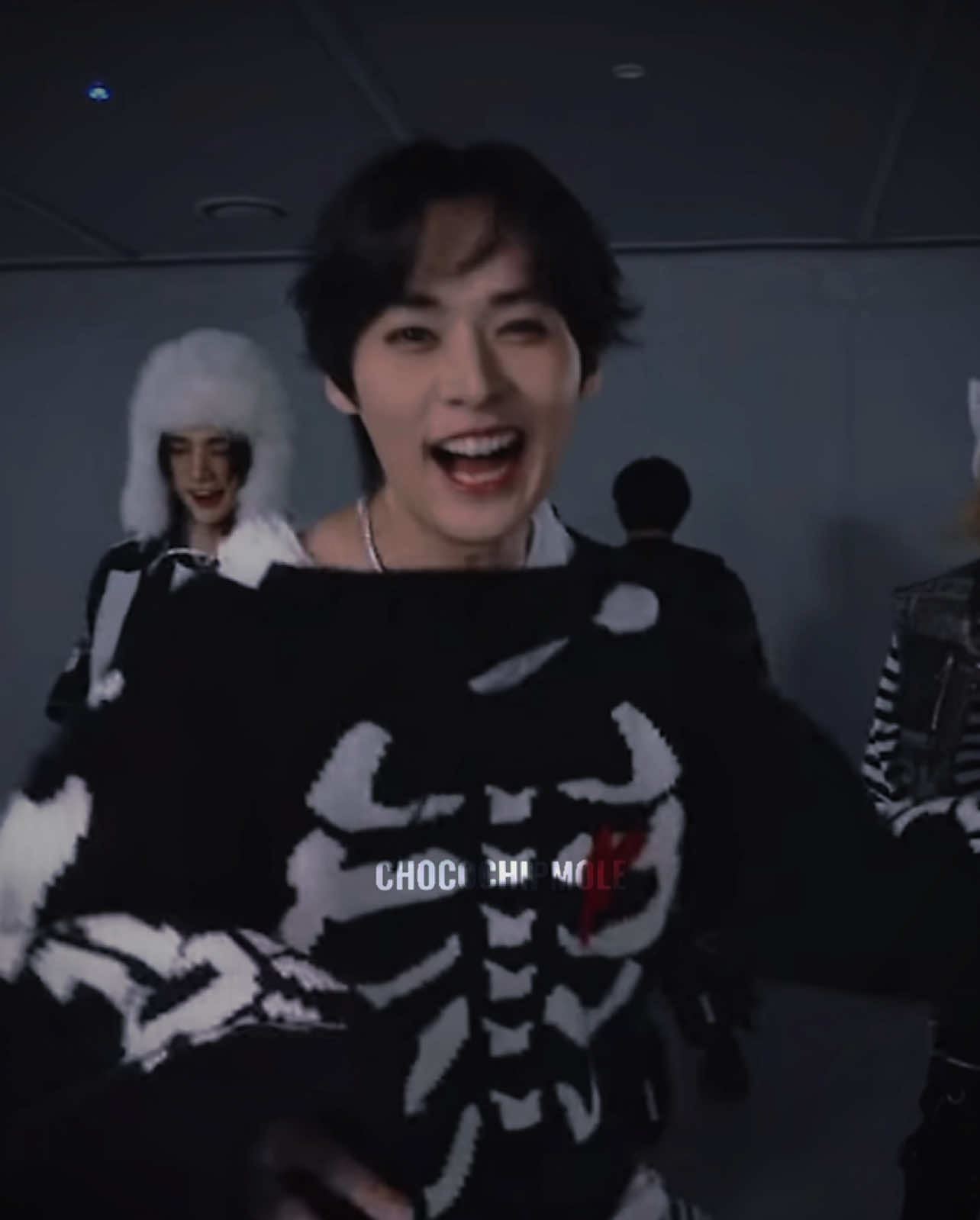 lee know’s smile is so contagious #walkinonwater #스트레이키즈 #skz #straykids #leeknow #리노 #leeknowedit #skzleeknow #straykidsleeknow #kpop#fyp#kpopfyp#chocochipmole #foryou#foryoupage #christmas #merrychristmas #viral #skzstay #felix 