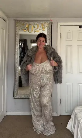 Two weeks to find the perfect fit. Heres some inspo from 2024…who is ready to see the 2025 options? #jomamatok #plussizefashion #nyeoutfit 