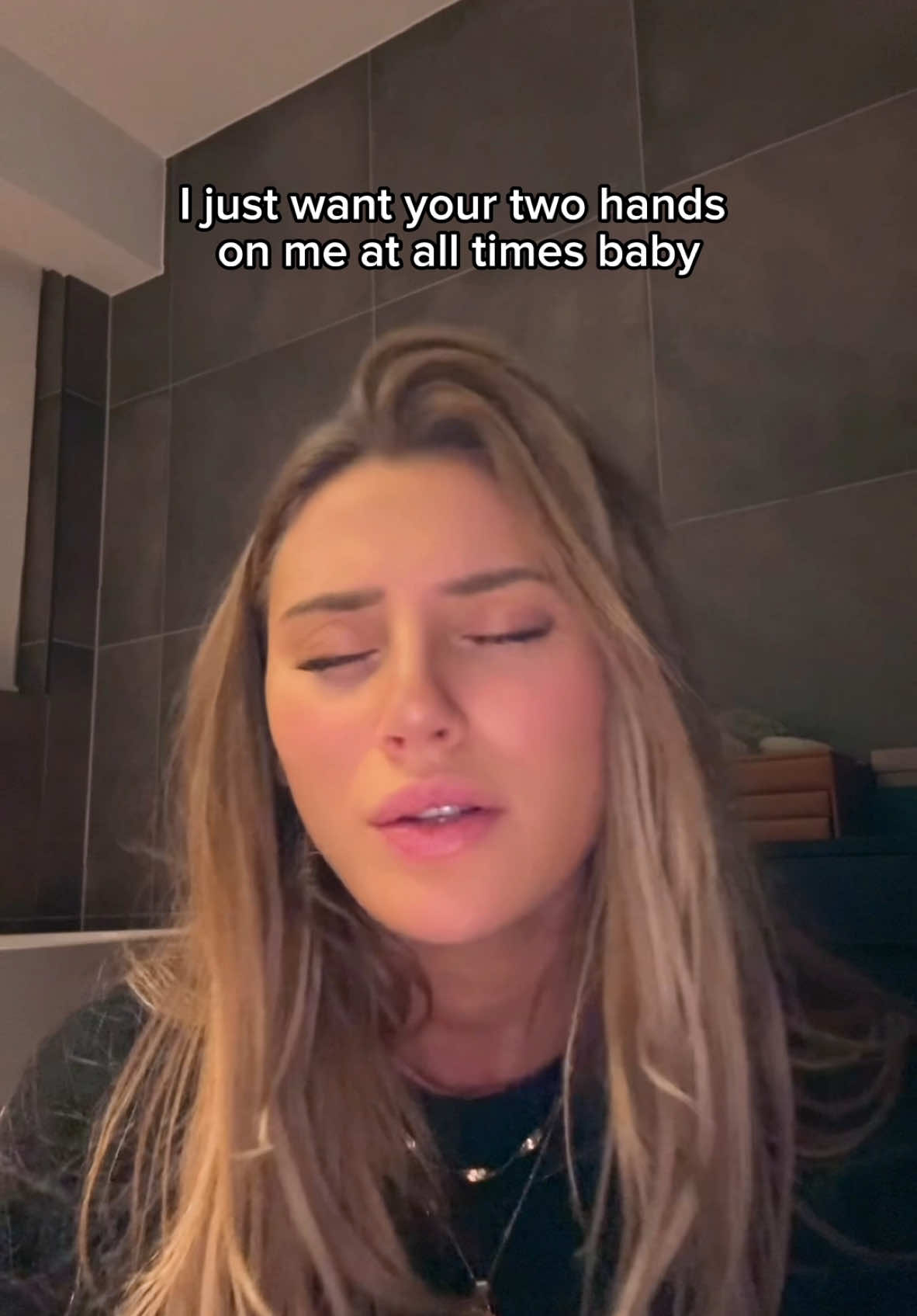 Ok i seriously need to stop singing with this flu but this song was stuck in my head!!!🤕😇 #tatemcrae #2hands #cover #singer #singer #country #singingcover #bellahmae  