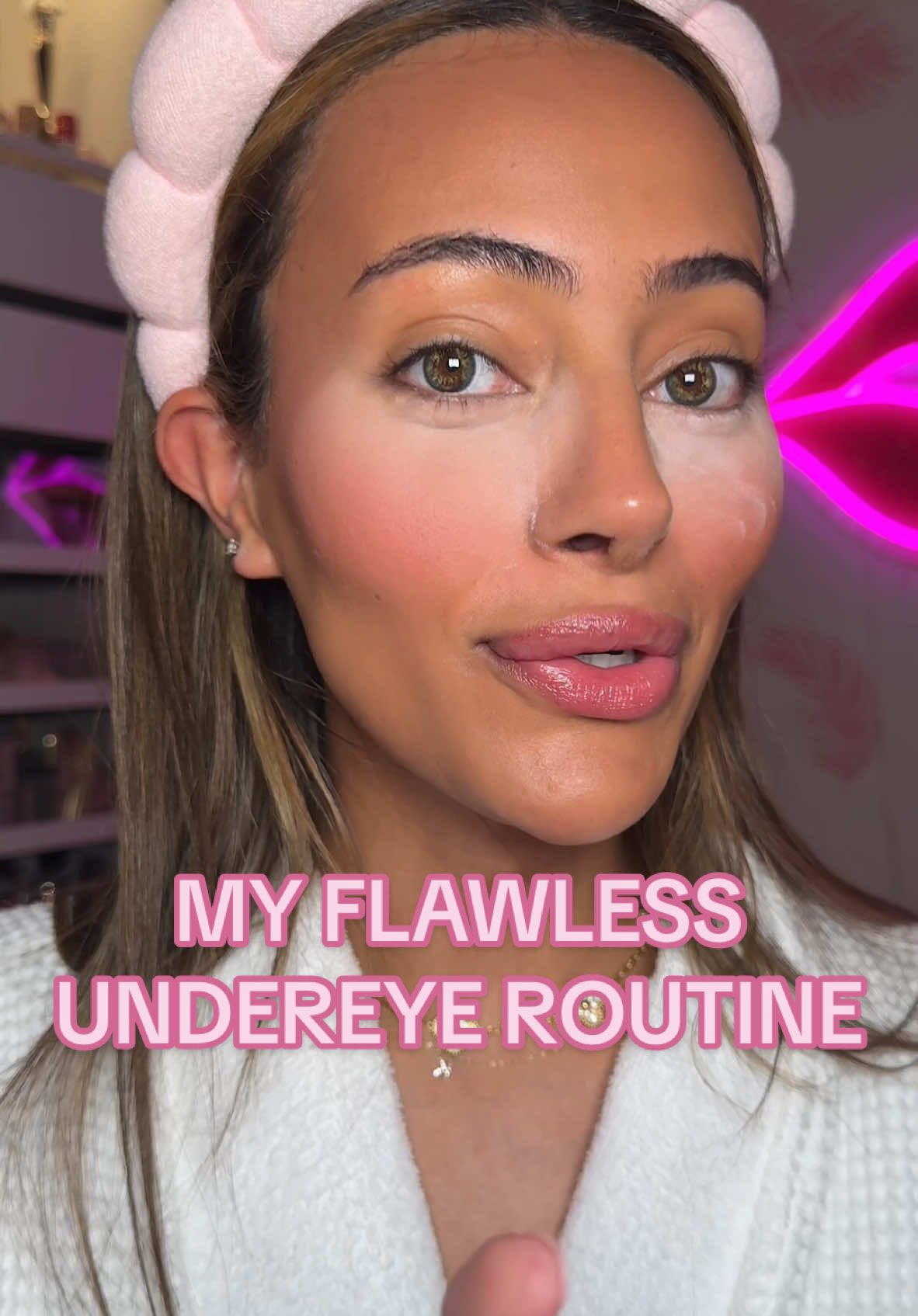how to get flawless undereyes 😌 no creasing, no caking!! 💕 my flawless undereye routine for perfect makeup ✨ #undereyebags #concealerhack #makeuphack #makeuptips #settingpowder #makeup #concealer 