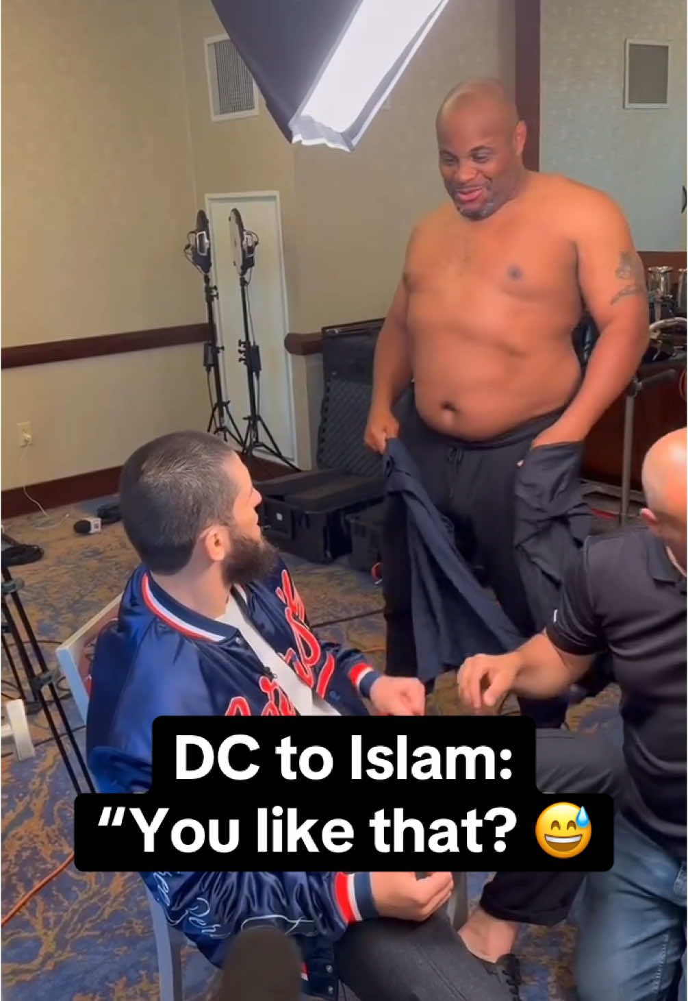 #DanielCormier really took his shirt off in front of #IslamMakhachev 😆 #UFC #mma #ufc311 #DC #lol 