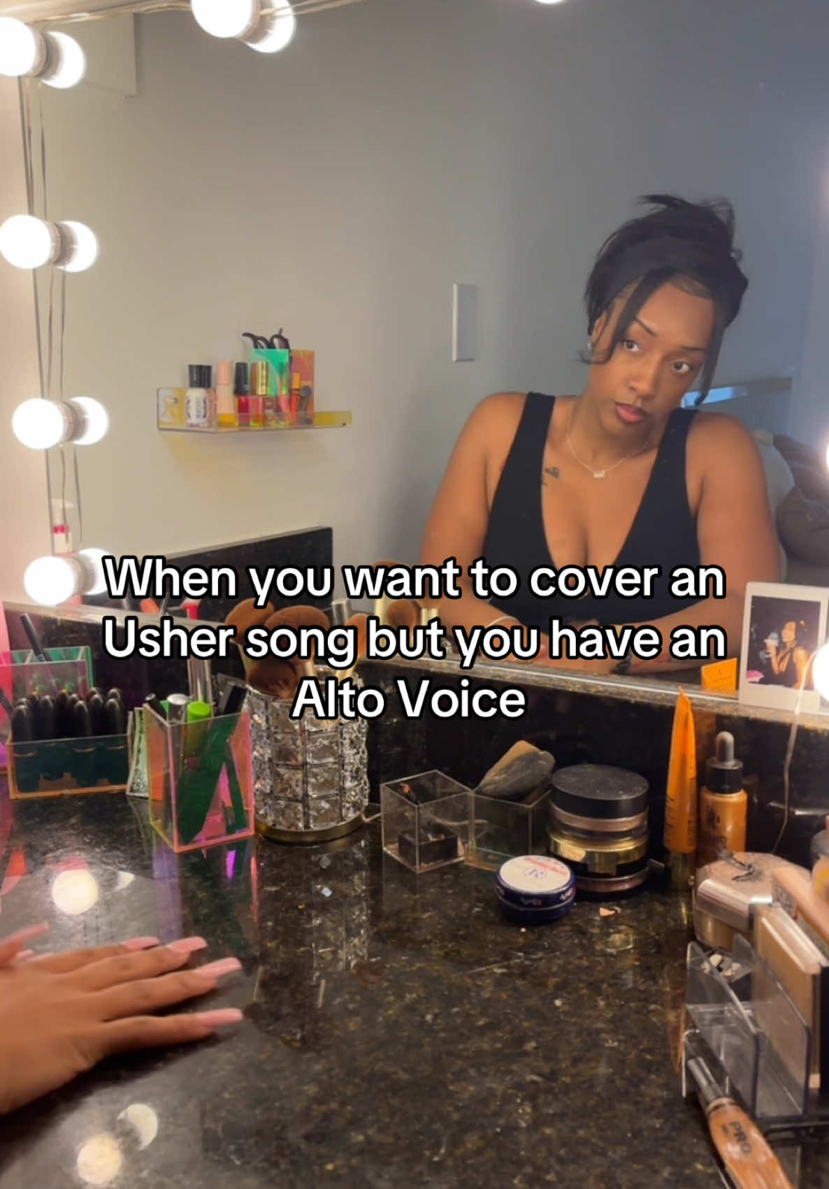 I wanna go to his concert so bad 😭😭😭🫶🏽🎙️✨🖤🥂 • • • • • • #blackgirltiktok #Shanneece #Shanneecechanel #Champagnemami #rnbstar #actress #alto #usher #usherraymond #uremindme #90srnb #rnbthrowback #rnbvibes #rnbcovers #rnbhits #fyp 