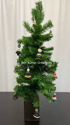 ✨ Ever wandered through a thrift store, spotting those giant jars of buttons, and thought, 