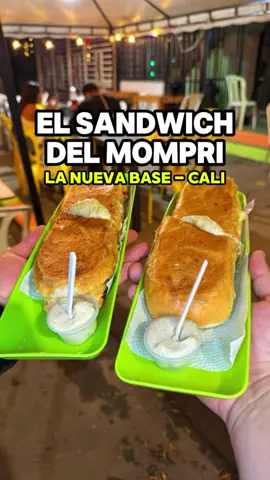 Esa Salsa de Ajo 😍 Hoy Reportando desde @El sándwich de mompri ⭐ En el Barrio La Nueva Base #Cali 👈🏼 📍Pillate la Dirección: Cra 11 A # 67 - 17 Aparece en Google maps 🎊  ⏰ Horario: ABREN TODOS LOS DÍAS Desde las 5:30 PM 🤔 Será Rico? Pues viví tu propia experiencia y me contás 👀