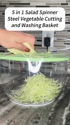 Say goodbye to toxic plastic wrap! The reusable silicone lids are a great non-toxic & eco friendly storage option for foods & drinks ✨ Platinum silicone is microwave, freezer, & dishwasher safe! #kitchen #foodstorage #nontoxic #nontoxicliving #kitchenmusthaves #reusable #silicone #platinumsilicone #stretchlids