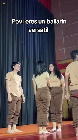 la dualidad es nuestro segundo nombre 😉 . . . #trend #baile #dance #violetmoondancecompany  #acarigua #portuguesa #venezuela🇻🇪 #foryoupage❤️❤️ 