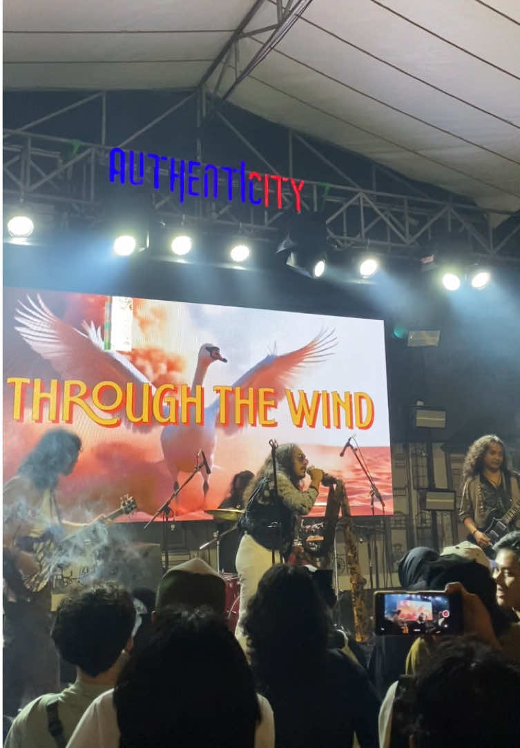 #whiteswan #whiteswanrock 