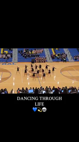 very fitting trend considering our coach is OBSESSED w/ wicked 🙌🙌  #dance #dancer #danceteam #wiked #dancingthroughlife #hse #hsejvdt #fyp #foryoupage #thesebootsweremadeforwalking 