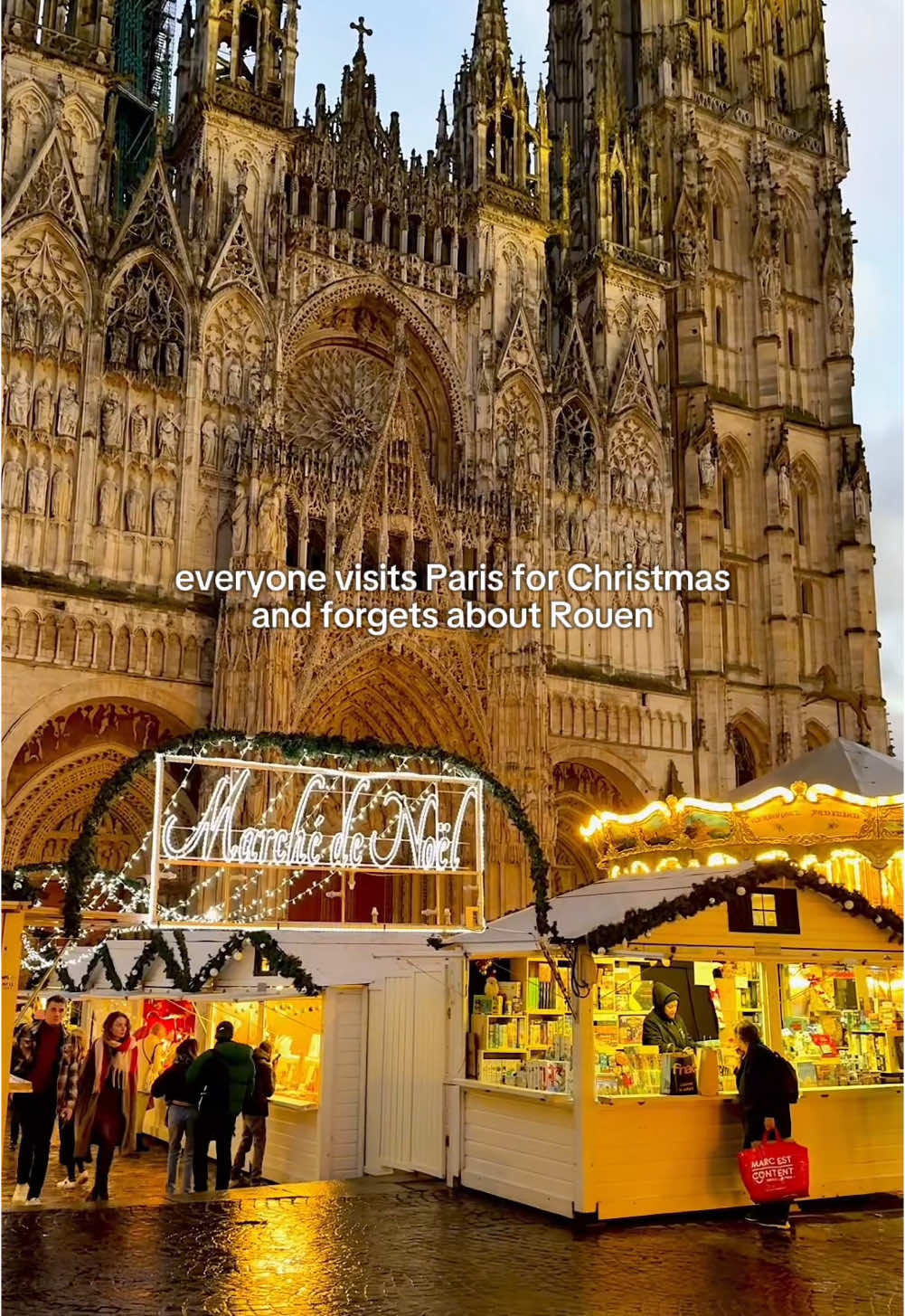 Just 1.5 hours from Paris, the small town of Rouen is a perfect stop to add when visiting France during the holiday season, with its charming Christmas market and stunning cathedral. Despite heavy damage during WWII, the city still has around 2,000 half-timbered houses from the late Middle Ages, making it a beautiful glimpse into France’s history. 🎄🇫🇷✨ #rouen #france #paris #christmasmarket #europe #travel 