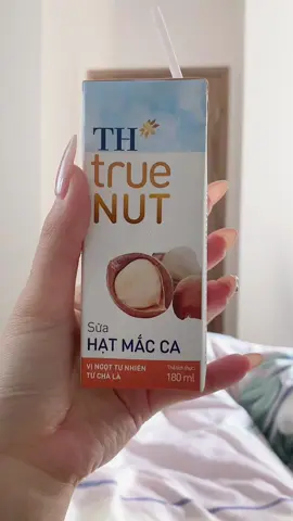 Uống ngon mà yên tâm vì #thtruemilk sd hạt mắc ca có chọn lọc nữa ý.  #reviewsua #suahat #suath #xuhuongtiktok #trendingvideo #muataitiktokshop #tiktokmademebuyit #uongcungtiktok #food #milklove #milk #suathtruemilk 