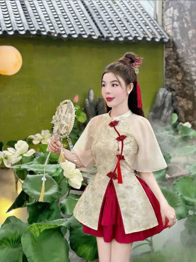 Set tk chất qc siêu phẩm  Chân váy có quần trong áo phối nút tàu