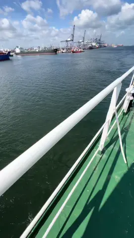 jakarta yang cerah😍#pelautindonesia #pelautpunyacerita #sunset #fypシ #viral #foryoupage #bismillahfyp #masukberanda #masukberanda #xyzbca #tiktok 