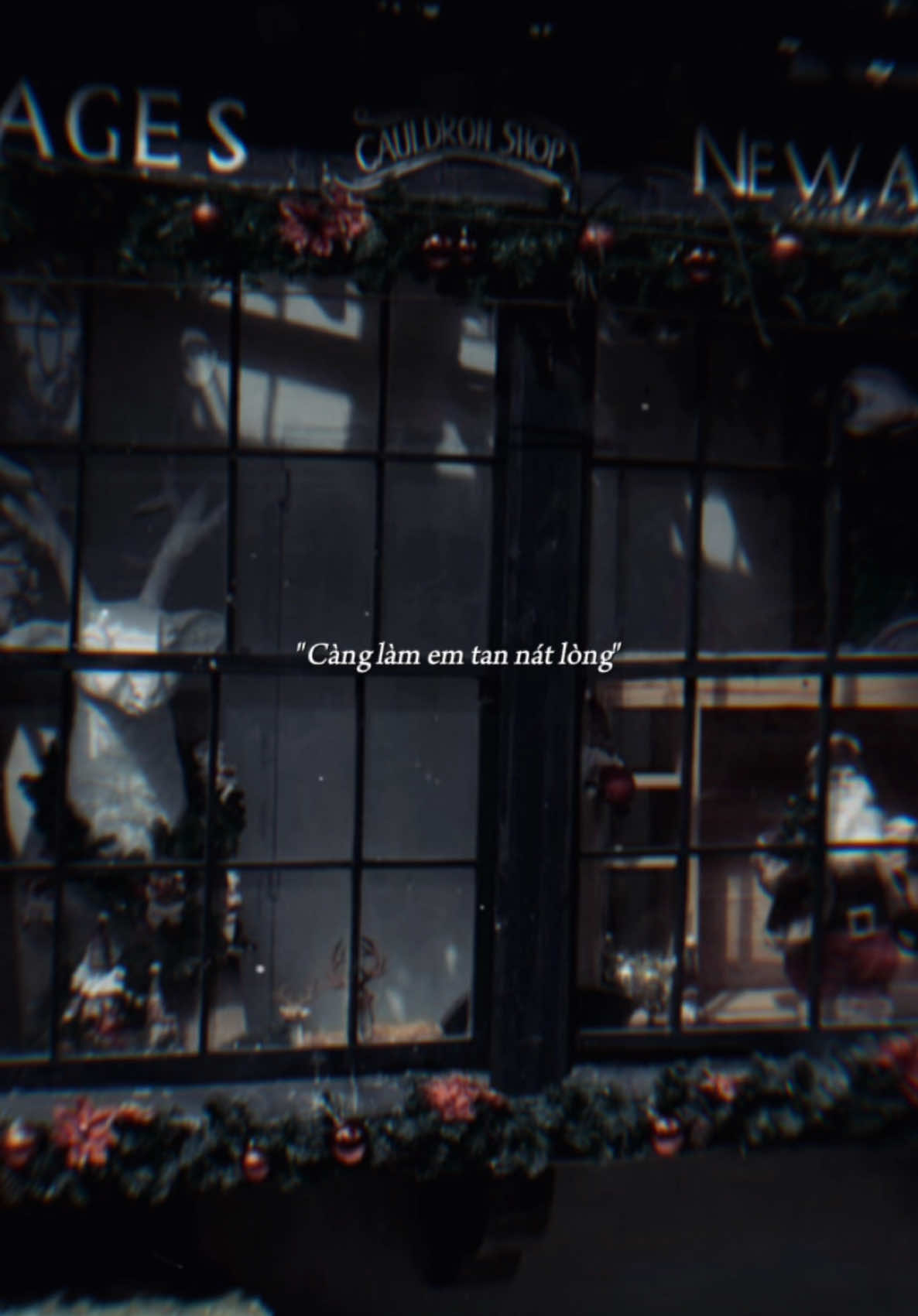 Nhìn anh hạnh phúc bên ai càng làm em tan nát lòng… #buctranhtunuocmat #lunyentertainment #nhachaymoingay #nhactamtrang #nhacchill #sam23th3 