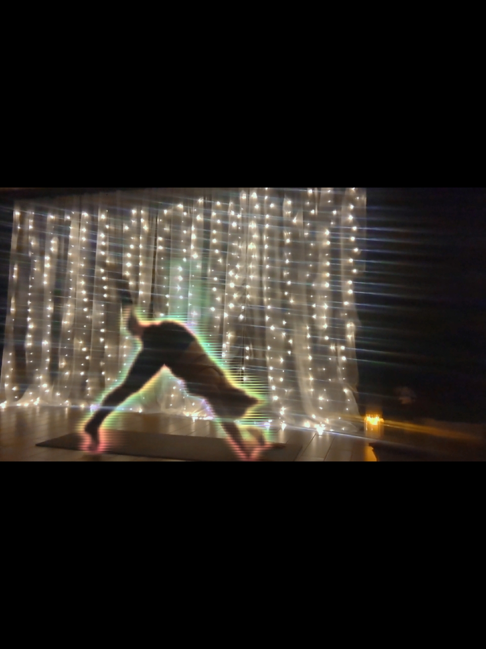 The real flex is being so authentically happy that it radiates through you onto others #lightandlove #yoga #grateful #yogini #yogaloren #drake 