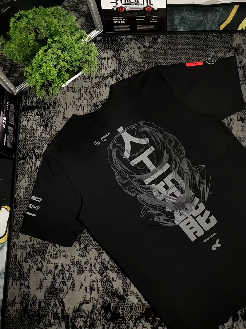 Dilihat gini aja cakep, apa lgi lu pakek bree #kaos #tshirt #kaoskeren #outfit #kremlin #wibgajian 