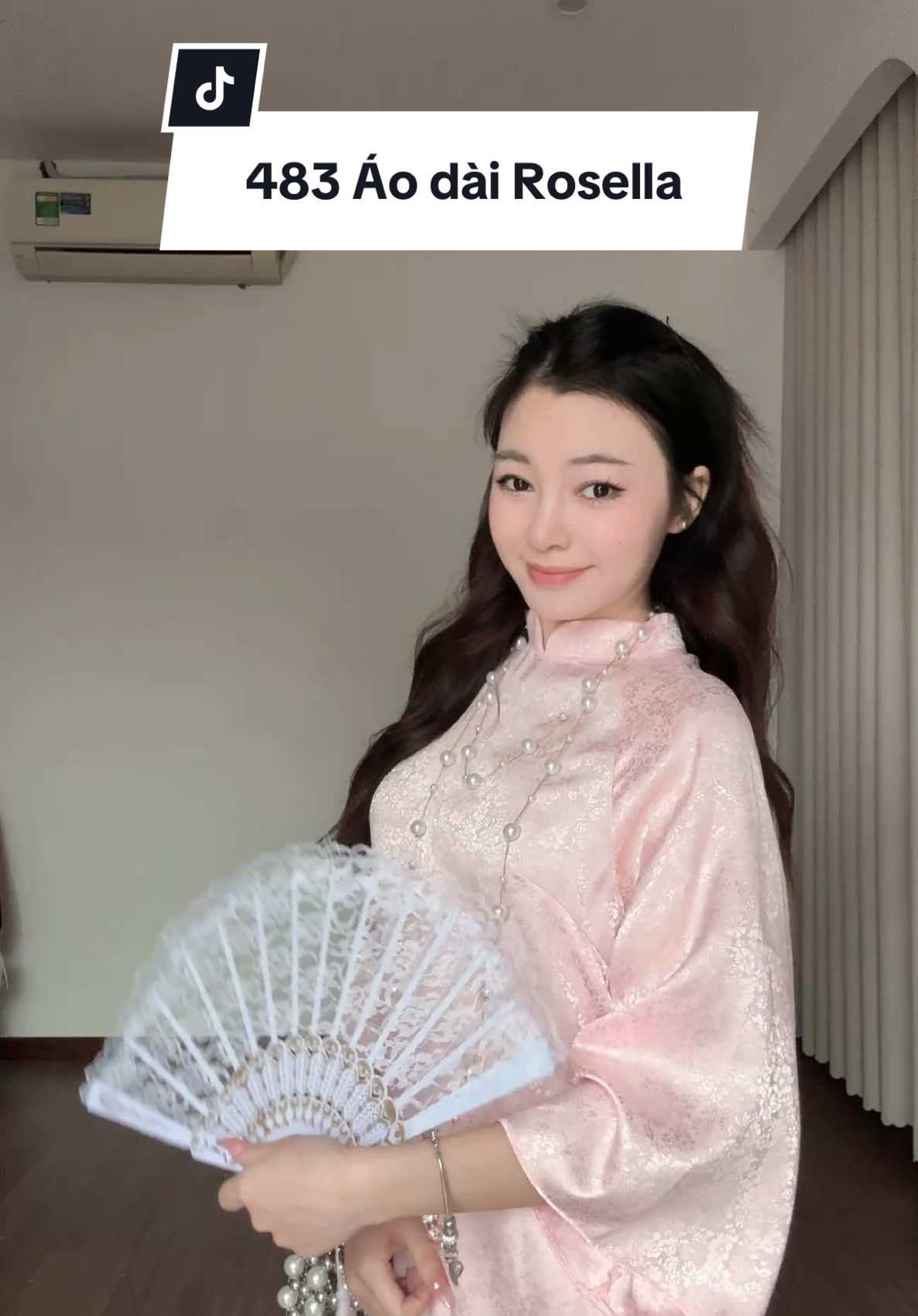 Áo dài lụa gấm Uyển Vân @Rosellabychanthi #reviewquanao #fyp #goclamdep #aodai #aodaivietnam #aodaitet #tet #chupanhaodai 