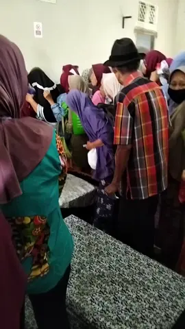 kasian sama nenek