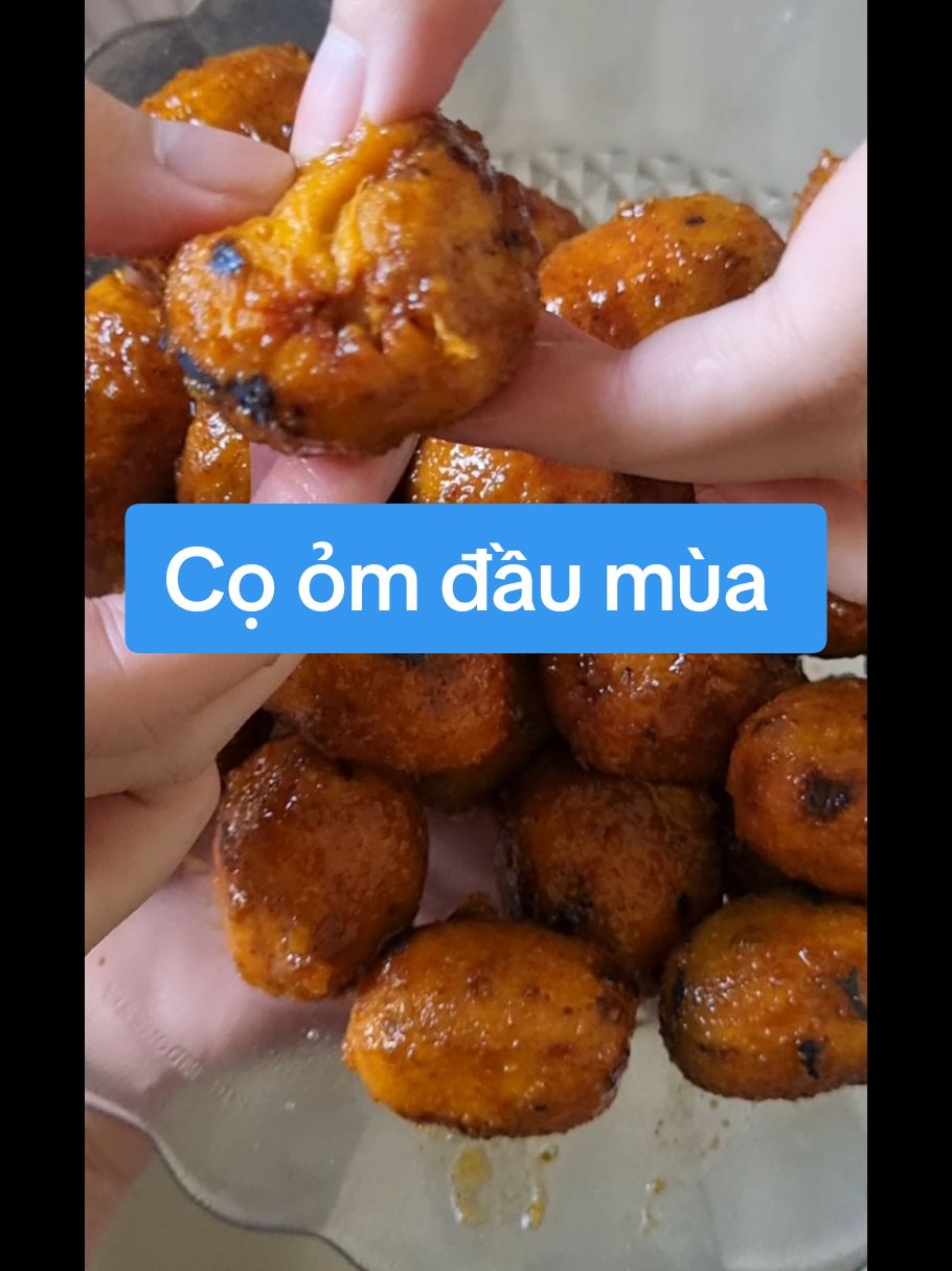 Cọ ỏm đầu mùa #ancungtiktok #banhsanphutho #dacsanphutho #phutho19 #amthuc #xuhuong #tuoitho8x9x #hiendatto #fyp #co #quảcọphúthọ 