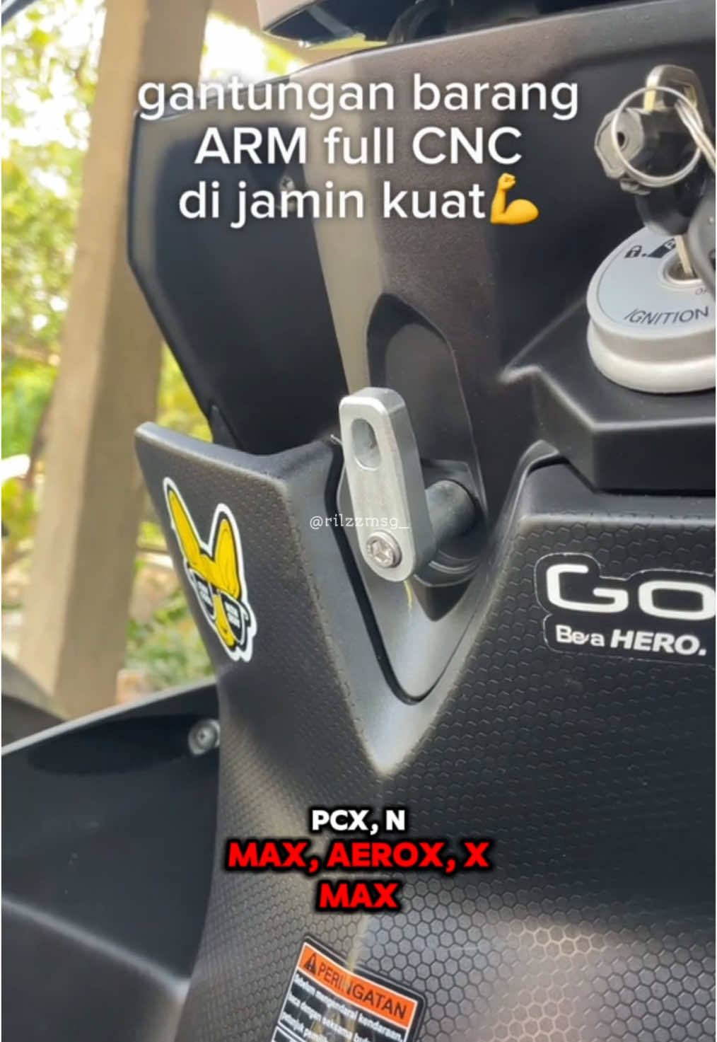 Gantungan barang rekomen di jamin kuat karena berbahan full CNC🔥💯☝️ #rekomendasi #gantunganbarangmotor #arumimotoparts #variasimotor #aksesorismotor #cekkeranjangkuning #bismillahfyp #fyp 