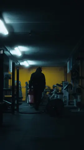 Gym heals ❤️‍🩹 #gymcore #cinematography #gymbro #moodyedit #GymTok #bodybuilder #nightaeathetics #sonyalpha #moody #sonyalphaa7iii #gymrat #nightvideography #videographer #gymmotivation 