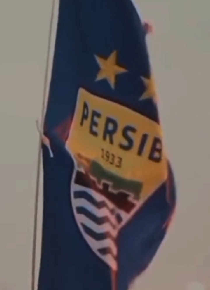 doa terbaik untukmu sib.💙 optimis bawa pulang poin 🤲🏻. #persib @persib #persibbandung #persibday #briliga1 #indosiarsports #maungbandung #pangeranbiru #persibjuara #biru #nothernwall20 #mentahan #mentahanvideo #mentahanlirik #story #storypersib #storywhatsapp #storytime #1933 