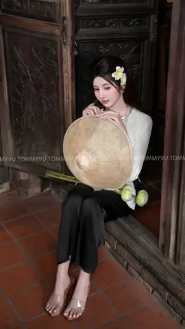 Xuân năm nay bé vẫn còn một mình ... Có ai đón bé không? #xuhuong #tommyvu 