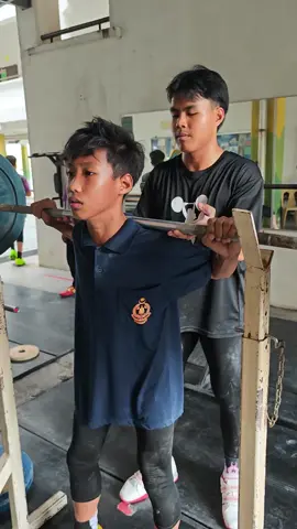 Faris Back squats max #weightlifting #coachgame #smkpetaling #malaysia🇲🇾 