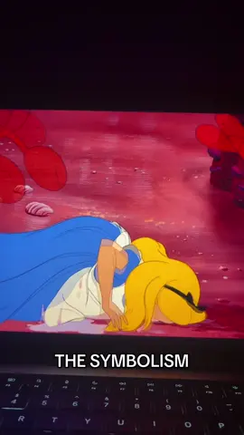 running in aimlessly in circles, doing as you’re told, followng the wrong path will do you no good. #aliceinwonderland #alice #symbolism #life #matrix #wakeup 