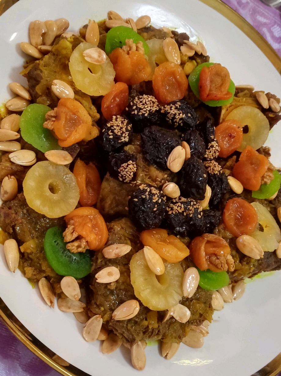 طبق اللحم بالبرقوق هماوي #اللحم_بالبرقوق #عراضة_مغربية #شهيوات #المطبخ_المغربي #تقديمات_ضيافه #تقديمات #تقديم#تقاليد_مغربية #حركة_الاكسبلور #بوصفيحة_ديليس #اكسبلور #المغرب 