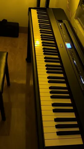 Học trò mới học 1 tháng bảo thích bài này , thế là đàn luôn :)) #pianongauhung #daypiano #xuhuongtiktok #thinhhanhtiktok #pianocover #music #đanpiano #pianoonline 