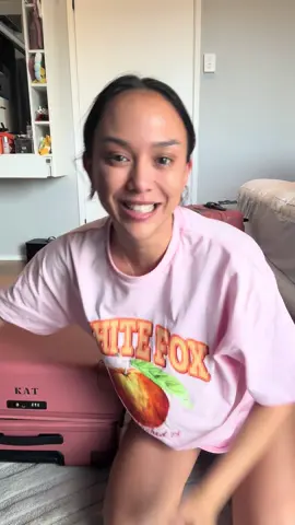 Unboxing the kalade gifts we got at the pop up 🎁❤️🥹 #presents 