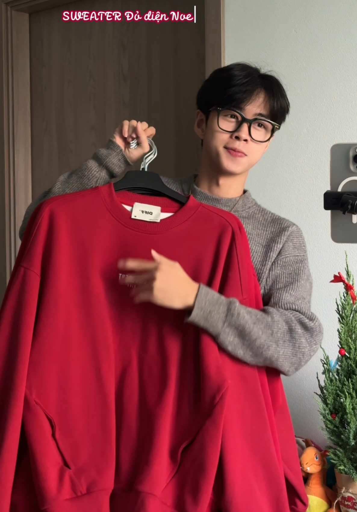 Sweater đỏ diện Noel và Tết cho các bạn nè 🎄🧣🧧#goiyphoido #outfitideas #outfitgiangsinh #tetmacgi #xuhuong 