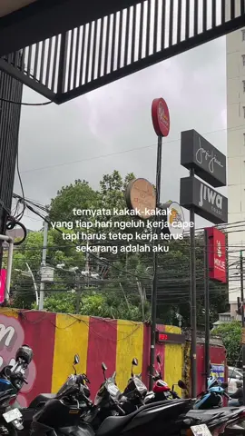 ngeluh tiap hari tp ujung ujungnya tetep dikerjain🫵🏻