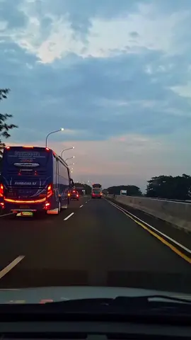 Cinta Dan Permata - Harry Parintang 