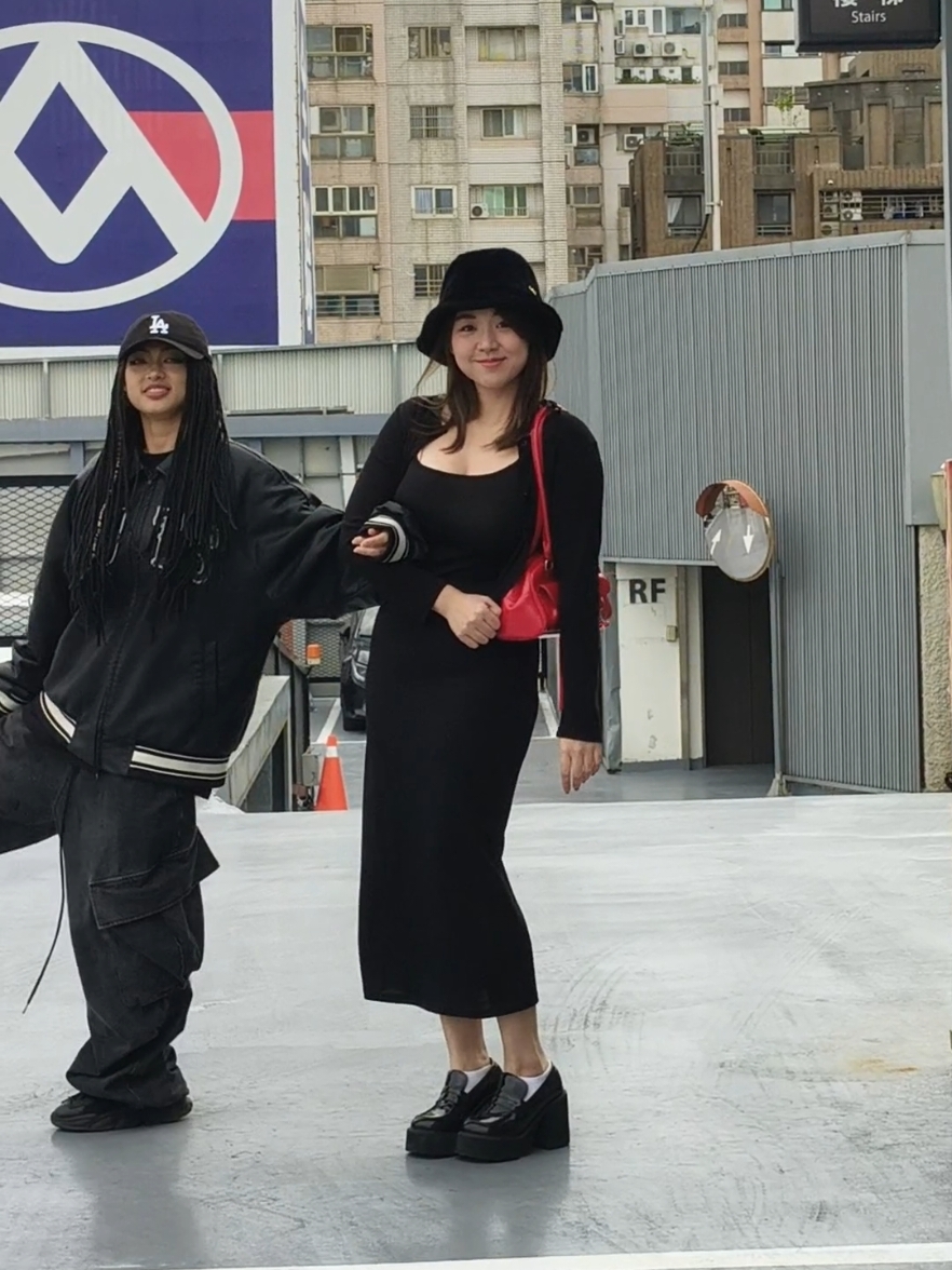 寶貝~你忘了最重要的🥹(我） baby~~me~~~~💓 #hotgir #肉伊🍑 #zoey #閨蜜 #閨蜜 #fypシ゚ #viral #funny #reels #CapCut #帥女孩  @Emma 艾瑪｜台中髒辮師｜歐美髮型專科 