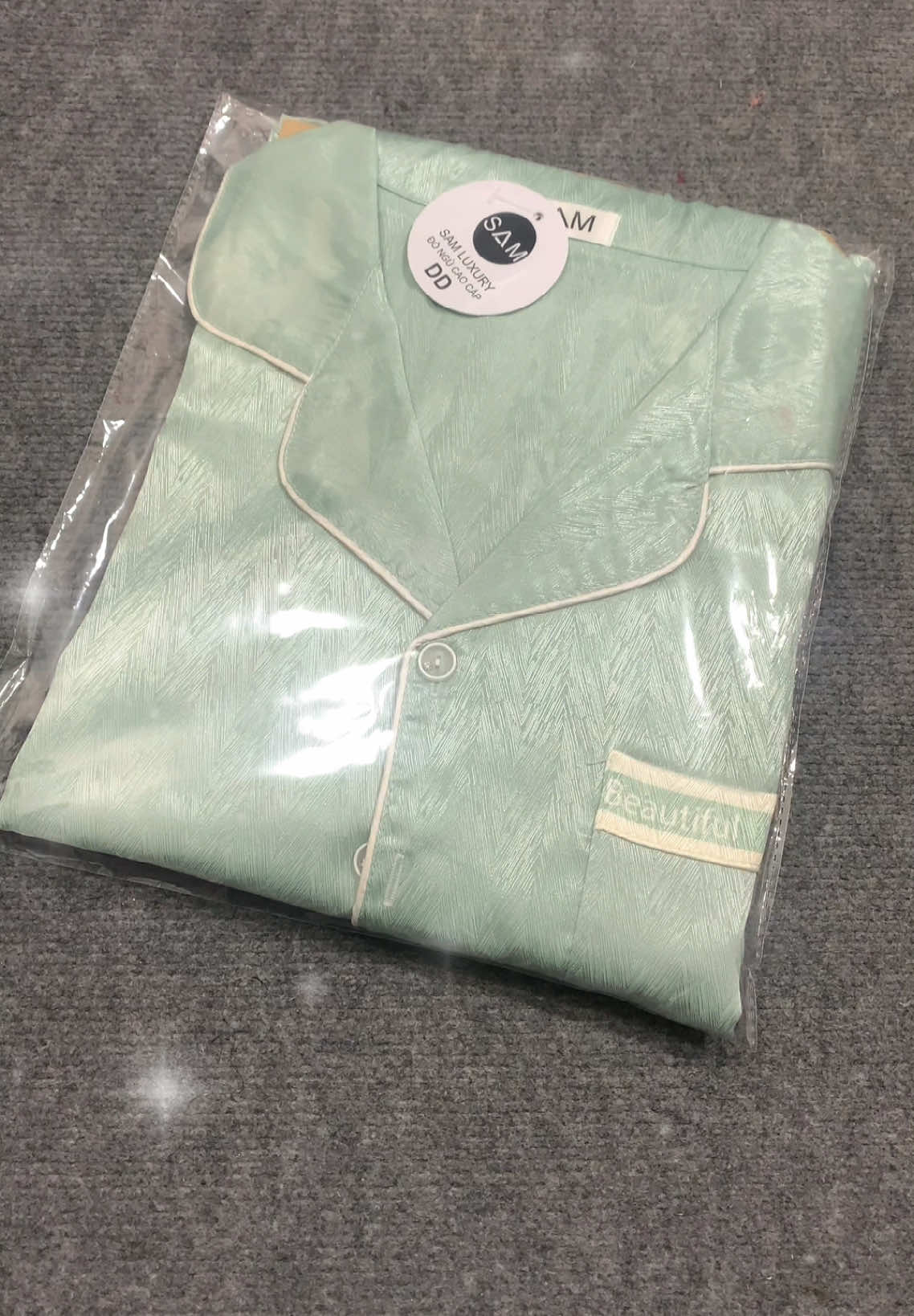 Đồ bộ xinh lụa xước cho ce đây ạ#doboxinh #xh #pijama #nhungdobo 