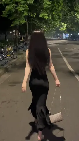 Em mặc váy này có đen không ?#xuhuong #gundoris #boutique 