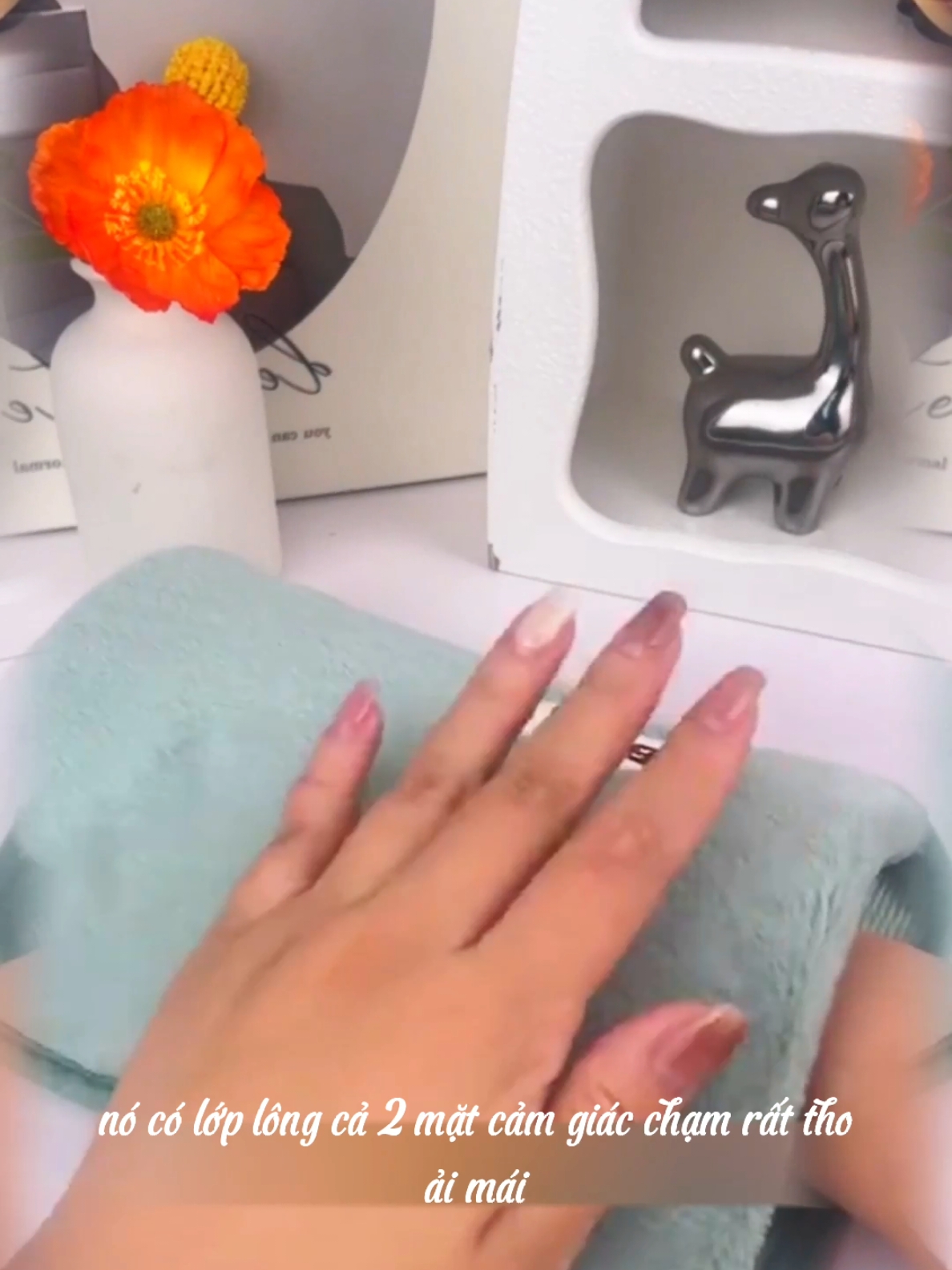 Túi sưởi ấm giữ ấm sạc điện thông minh. #tuisuoiam #tuisuoiamhinhthu #tuigiuamcamdien #tuisuoichancamdien #tiktokshop #salegiuathang 