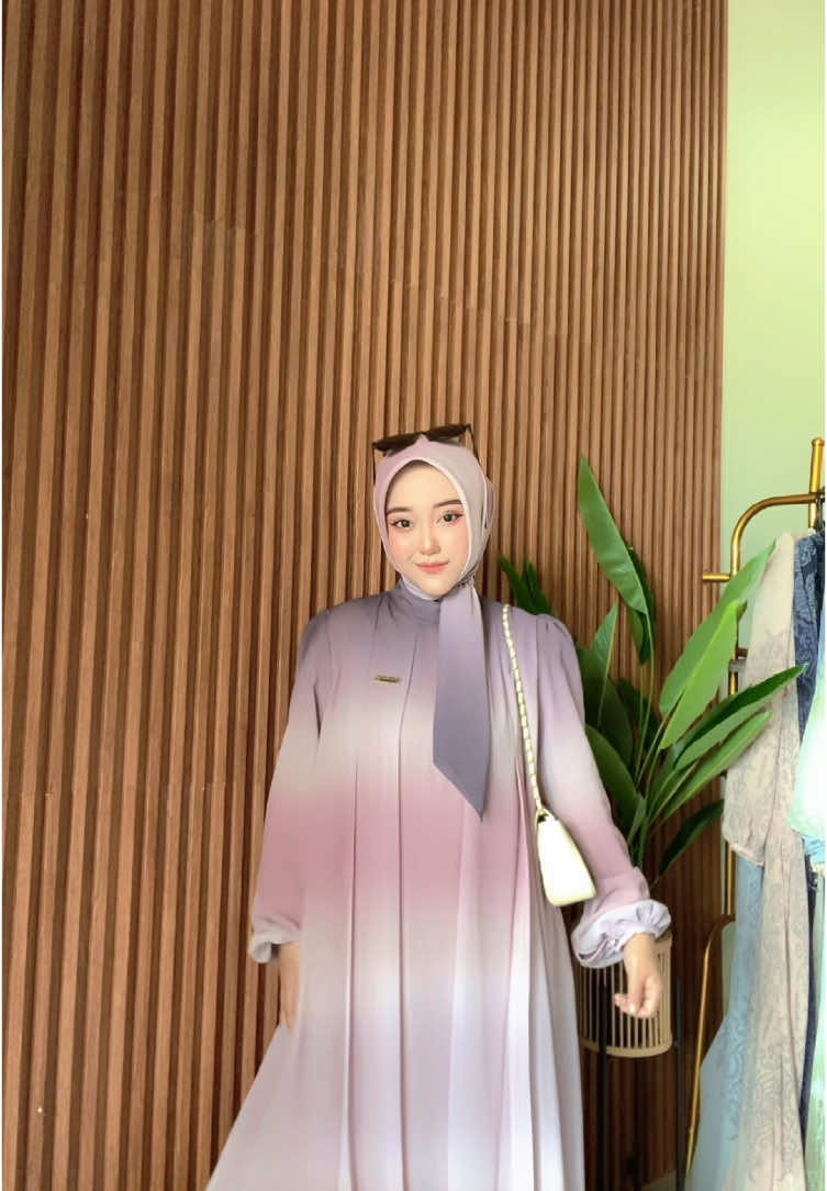 Obsesi bgt sama plum gradasi ini🫣🫶🏻🥰#fypage #dresslebaran2025 #dresspremium #kondanganoutfit #xyzbca #dresscantik #dresselegant #gamiscantik #xybca #xybcaafyp 