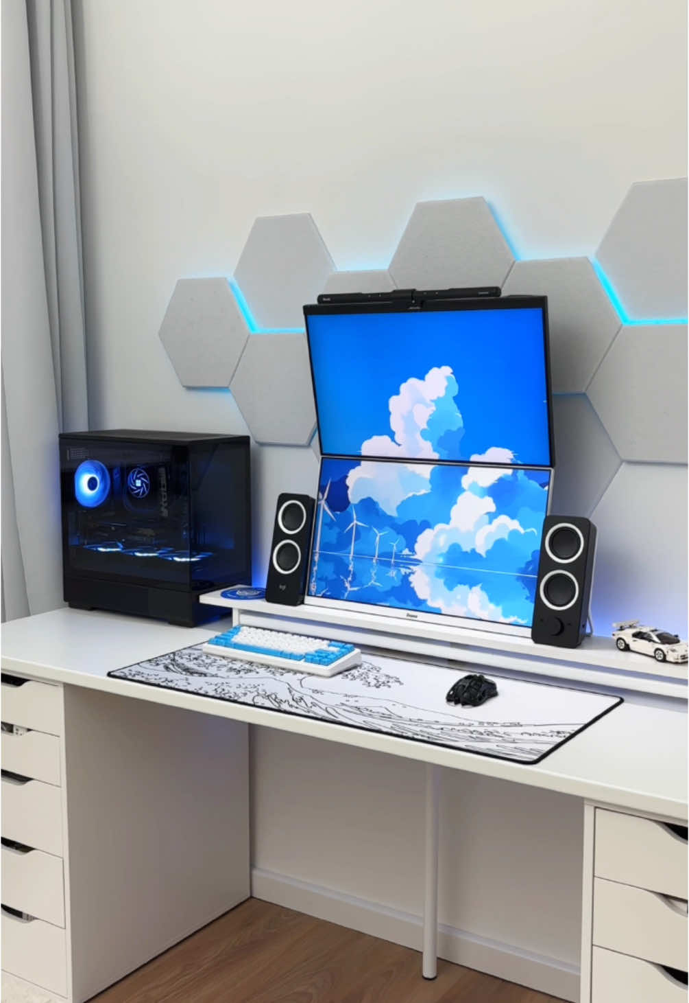 Stacked monitor layout >>>😮‍💨 #clean #pc #old #gaming #fyp #setup #gaming #white #blue 