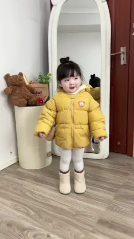 Xinh xinh nè, áo khoác lót lông 3 lớp cho bé gái#aokhoaclotlong #quanaotreem #hottrend #thoitrangthudong #thoitrangtreem #aokhoacchobe 