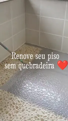 A tinta epóxi para piso é uma solução altamente durável, resistente a impactos, abrasão, produtos químicos e umidade, ideal para áreas de alto tráfego como garagens, indústrias e academias. Ela oferece acabamento brilhante, excelente aderência e fácil manutenção, além de ser uma opção estética que protege e prolonga a vida útil do piso. #tintas #epoxi #piso #cozinha #banheiro #estacionamiento 