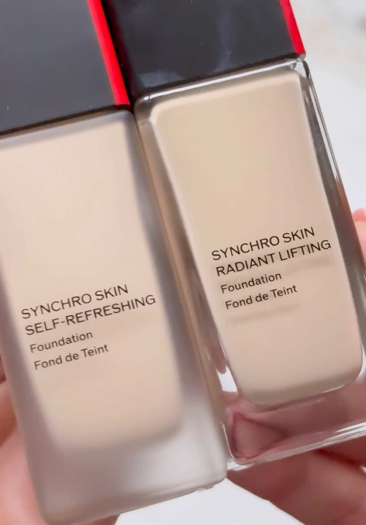 The newly reformulated @SHISEIDO Synchro skin foundation is what you need to start 2025 with a lot of skin confidence 🙌🏼 🤎Synchro Skin Self-Refreshing Foundation -Medium to full buildable coverage -Natural, semi-matte finish -Updated ActiveForce+ Technology with new climate adaptive properties added, protects skin against environmental stressors and resists heat, humidity, oil & motion -24-hour shine-free wear -8-hour hydration -Water-resistant   🤎Synchro Skin Radiant Lifting Foundation -24-hour lasting wear -Added skincare ingredients with anti-ageing benefits -Light-adaptative foundation -Visibly lifts and firms bare skin -24-hour hydration -Water-resistant -Medium-to-full buildable coverage with a radiant finish I tested both foundations for a couple of weeks now and for my oily skin, I would say that Self Refreshing is the best. Thank you @shiseido  AD-PR #shiseido #shiseidopro_malaysia #shiseidomakeup #shiseidoskincare #shiseidothailand #shiseidohk #shiseidoprofessional #shiseidofoundation #makeuptutorials #viralmakeup #viralmakeuphacks #viralfoundation #viralreels #viralbeauty #ugcexample #ugccreator #ugcexamples #ugcbrasil #ugccommunity #ugccreator #ugcnet #ugccontent #makeupjunkie #itgirls #itgirlstyle #girltherapy 