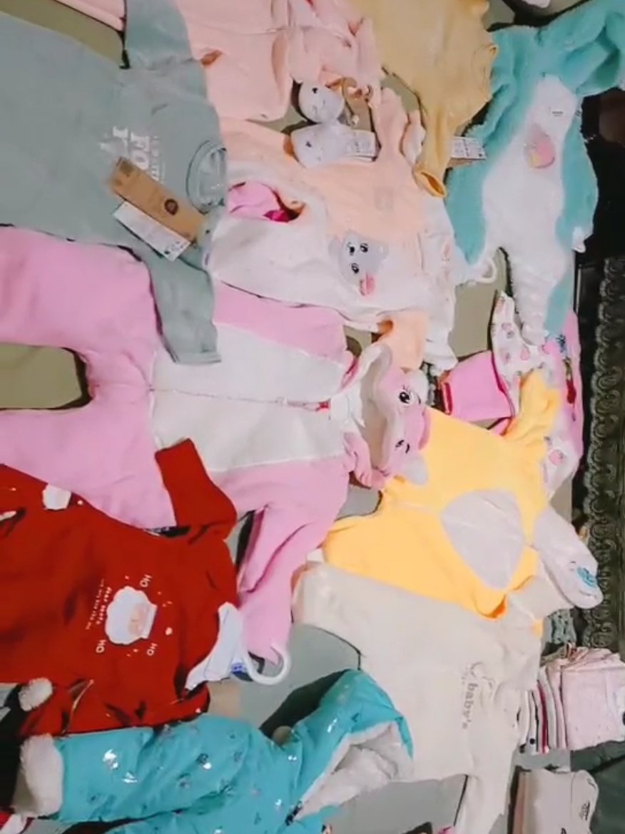 #شو_لون_عيونها♥ #كيف_شكل_جفونا  #كارول_سماحة #بنوته_كيوت #الحمل_ببنت #تجهيزات_البيبي_الجديد #هدوم_بنات 