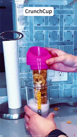 Crunch Cup Portable Cereal Cup! #crunchcup #cereal #shop #snacks #breakfast