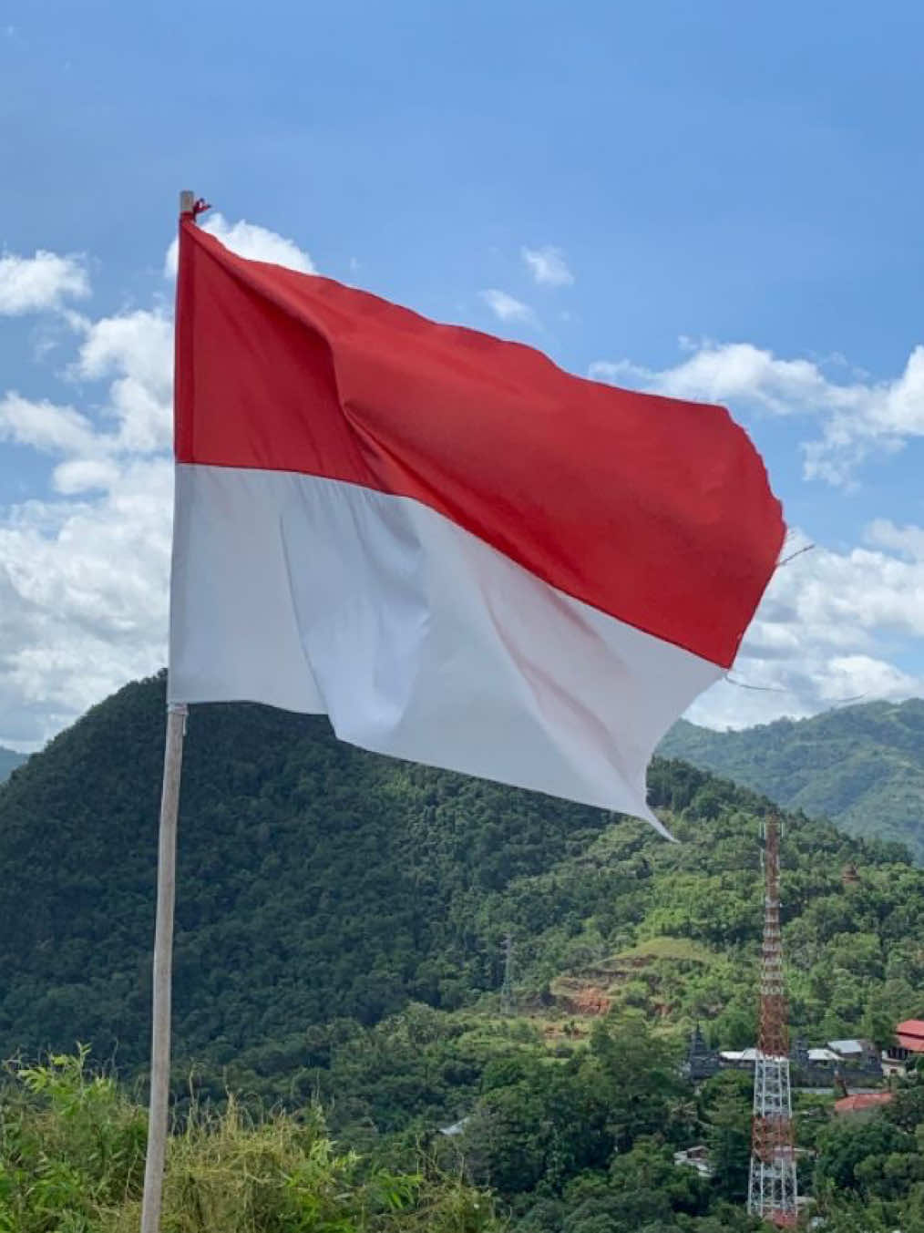 Réponse à @hafiz75625 Welcome to Indonesia 🇮🇩 #beautifulindonesia #indonesianlandscapes  #visitindonesia #exploreindonesia #discoverindonesia #indonesiatravel #🇮🇩  #scenicindonesia #naturelovers #travelinspiration #indonesianature  #droneviews #aerialviews #droneshots #dronevideo 